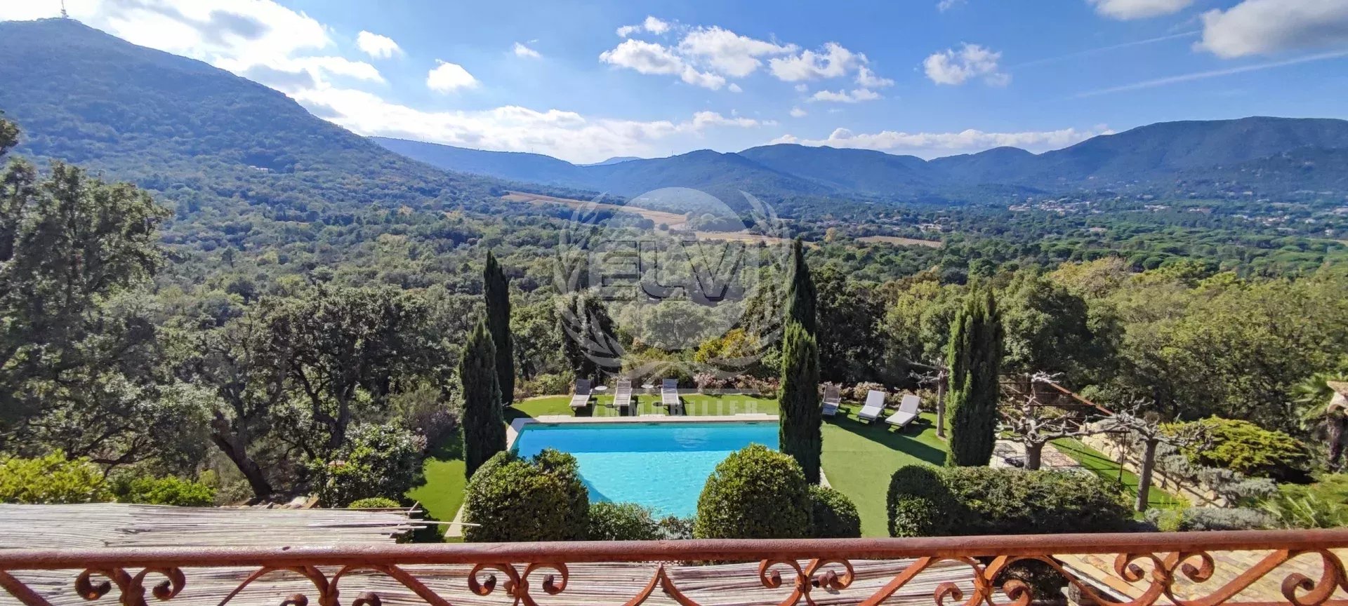 Maison 10 pièces 280 m² · au Plan-de-la-Tour · 280 m² · 2 690 000 €