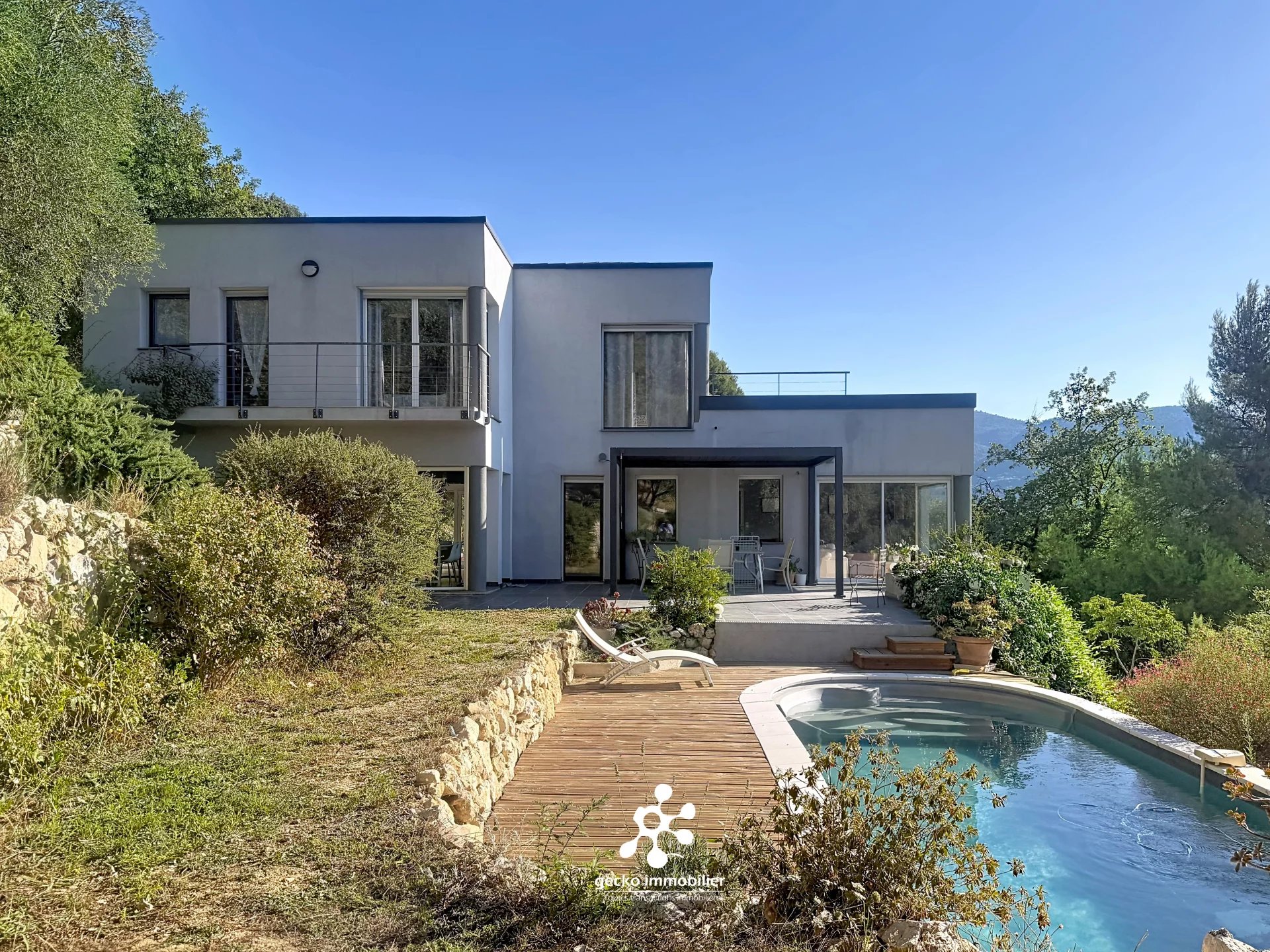 Maison 7 pièces 226 m² · à Carros · 226 m² · 949 000 €