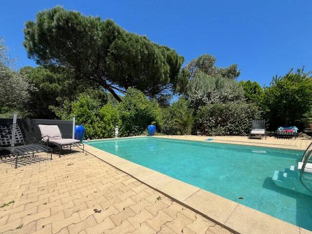 Maison 6 pièces 200 m² · à Roquebrune-sur-Argens · 200 m² · 870 000 €