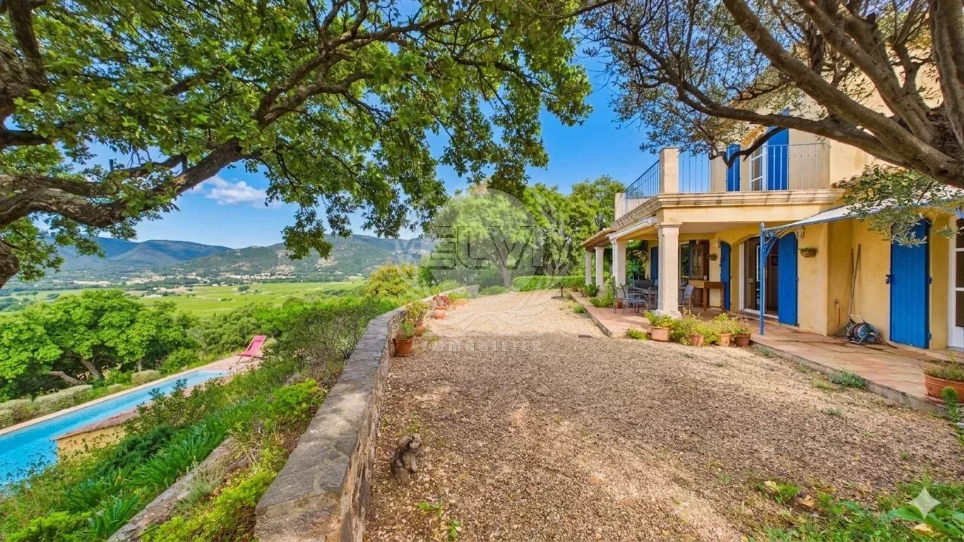 Maison 8 pièces 240 m² · au Plan-de-la-Tour · 240 m² · 1 990 000 €